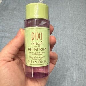 Pixi Skintreats Retinol Tonic - Light Green and Lavender